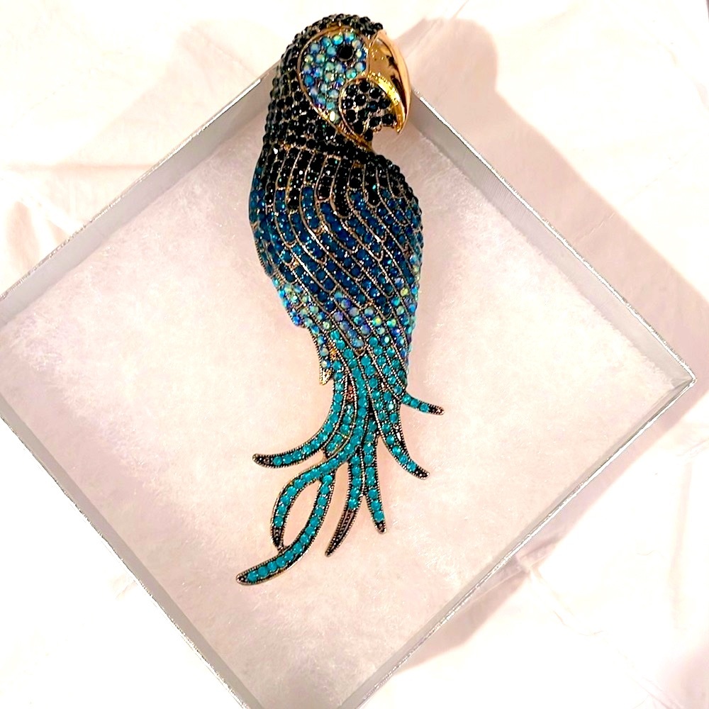 Crystal broach